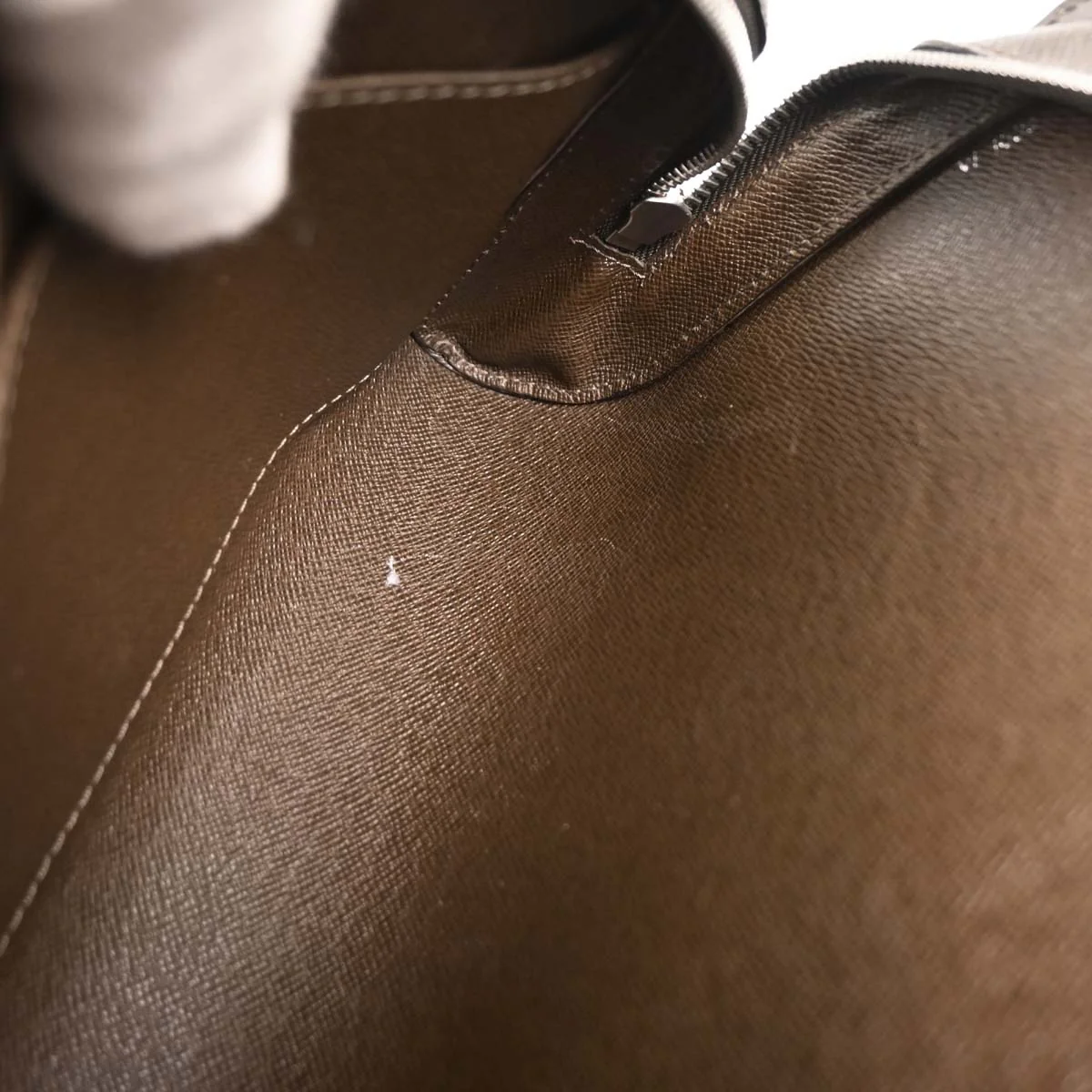 Louis Vuitton 2006 Brown Taiga Baikal Clutch Bag M30188 - Image 9