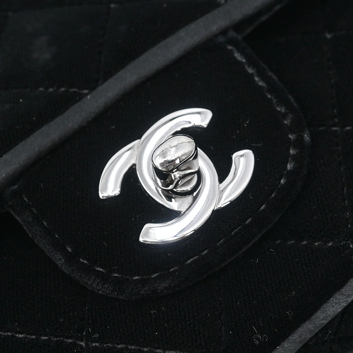 Chanel 2005-2006 Black Velvet Shoulder Bag - Image 4