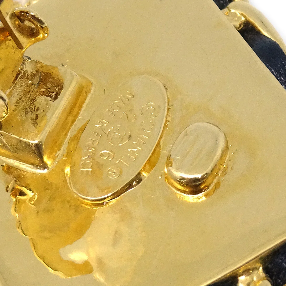 Chanel Square Leather Earrings Clip-On Gold 26 - Image 4