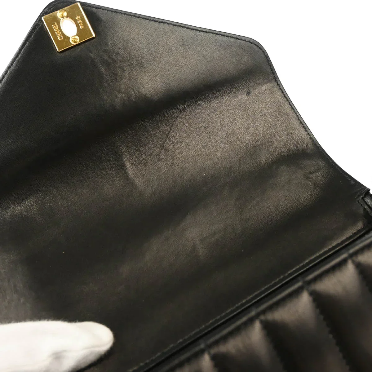 Chanel 1991-1994 Black Lambskin Chevron Handbag - Image 8
