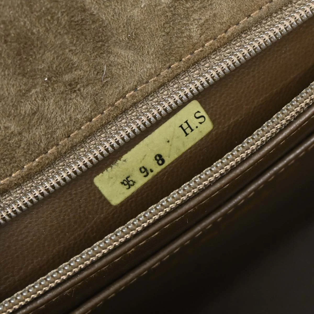 Chanel 1994-1996 Brown Suede Shoulder Bag - Image 8