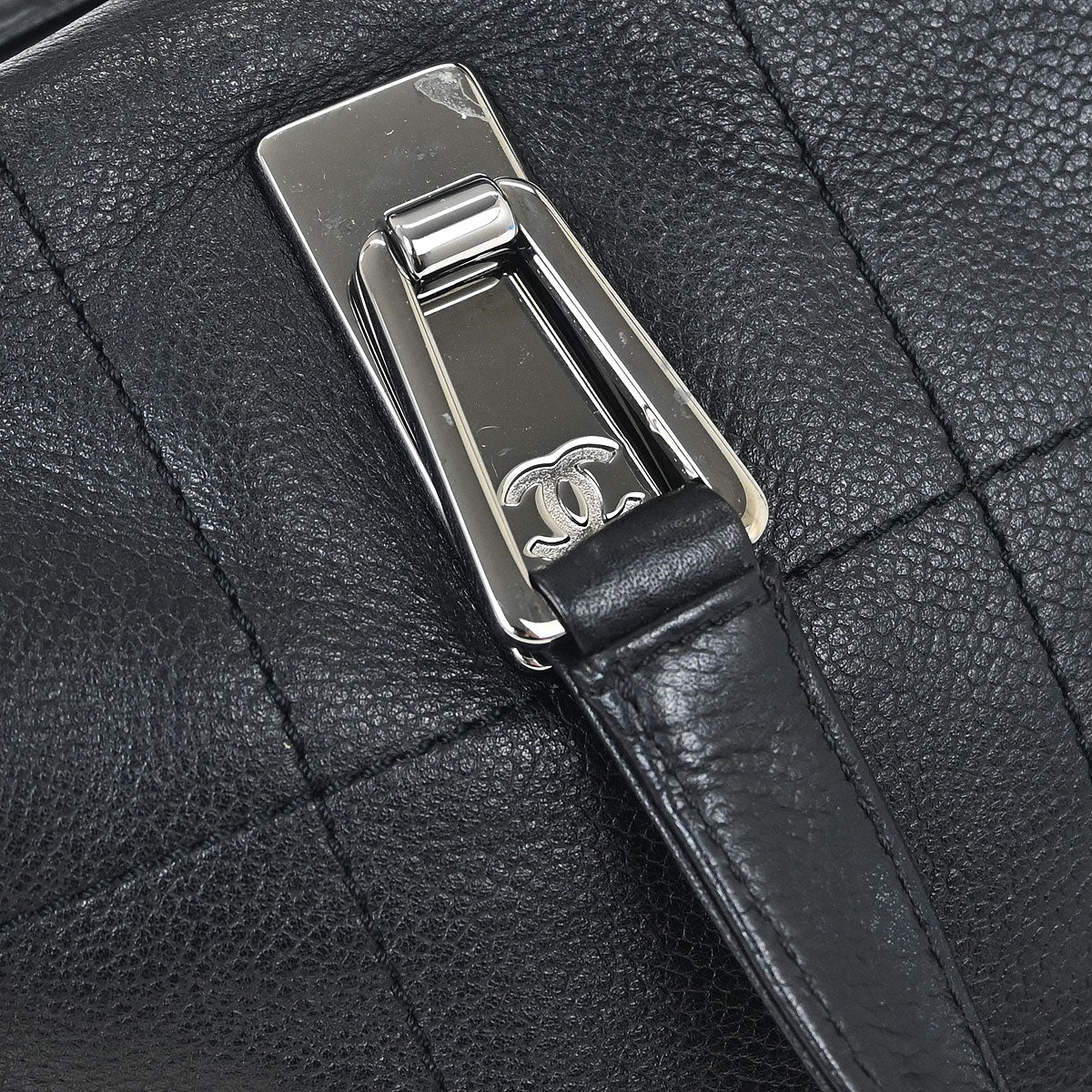 Chanel 2003-2004 Black Caviar Choco Bar Handbag - Image 5