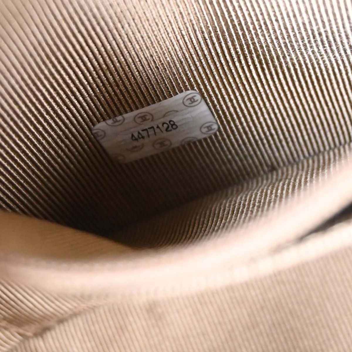 Chanel 1996-1997 Brown Caviar Shoulder Bag - Image 10