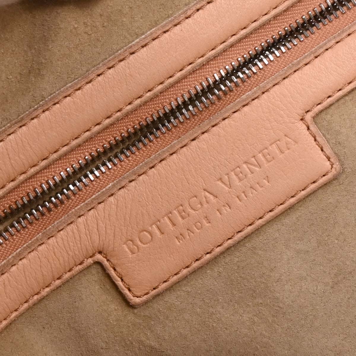 Bottega Veneta Pink Intrecciato Hobo Handbag - Image 8