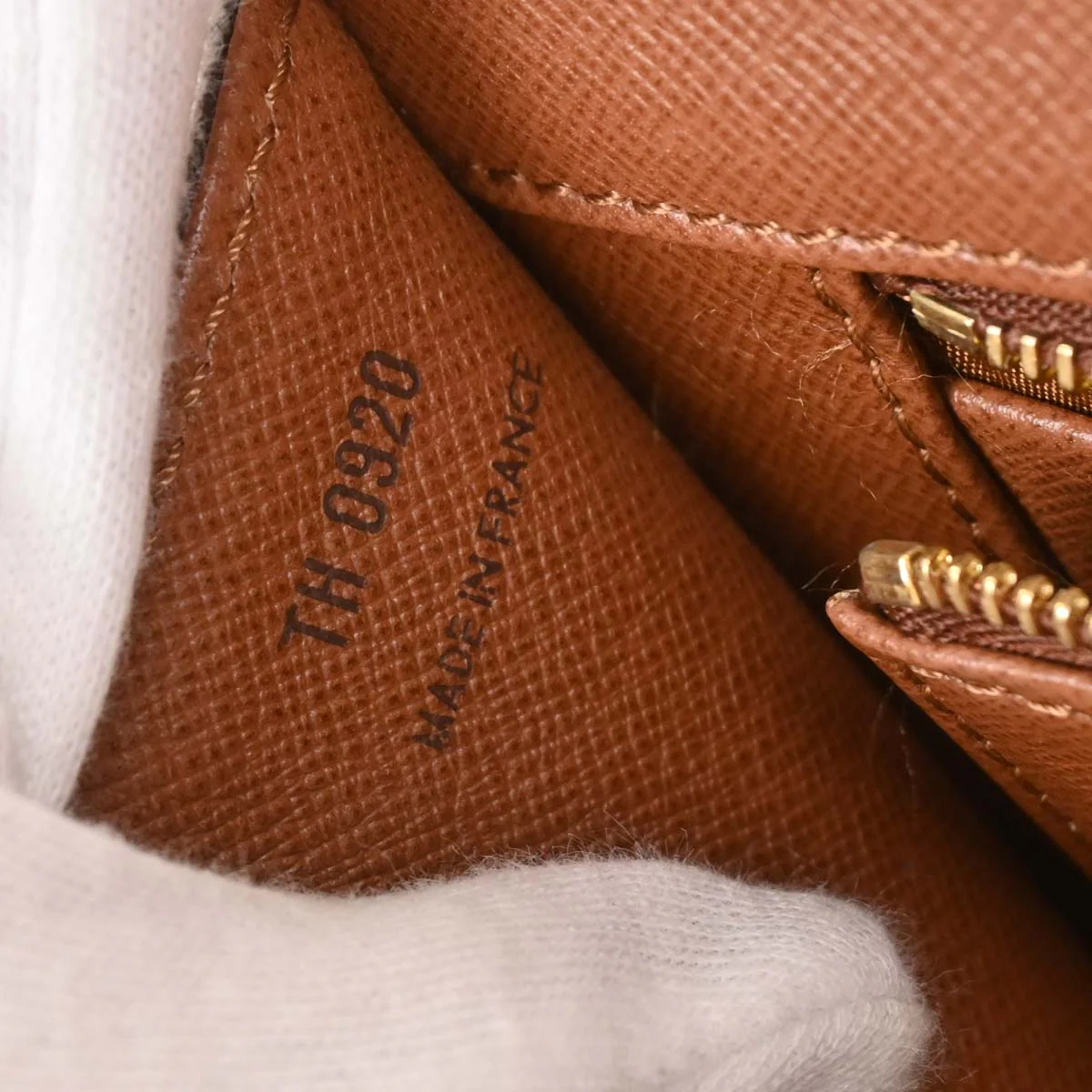 Louis Vuitton 1990 Monogram Pochette Dame PM Clutch Bag M51812 - Image 10