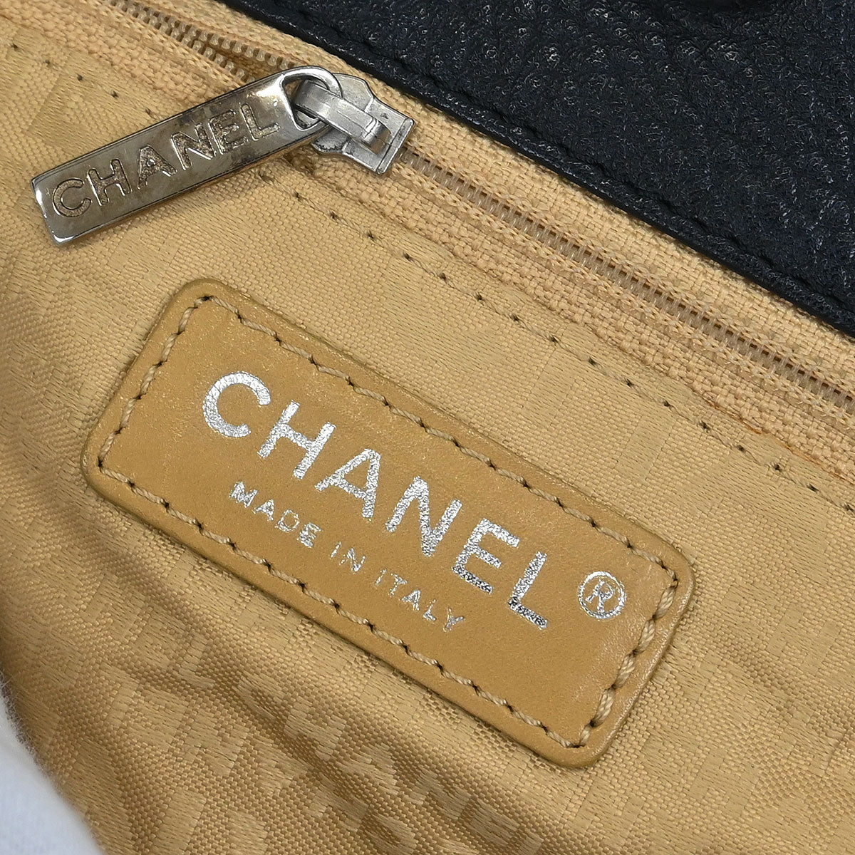 Chanel 2003-2004 Black Calfskin Handbag - Image 9