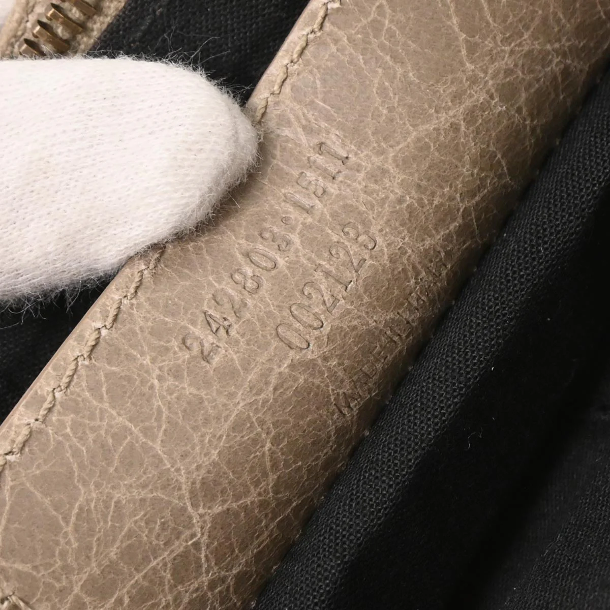Balenciaga Beige Leather The Hip Shoulder Bag - Image 10