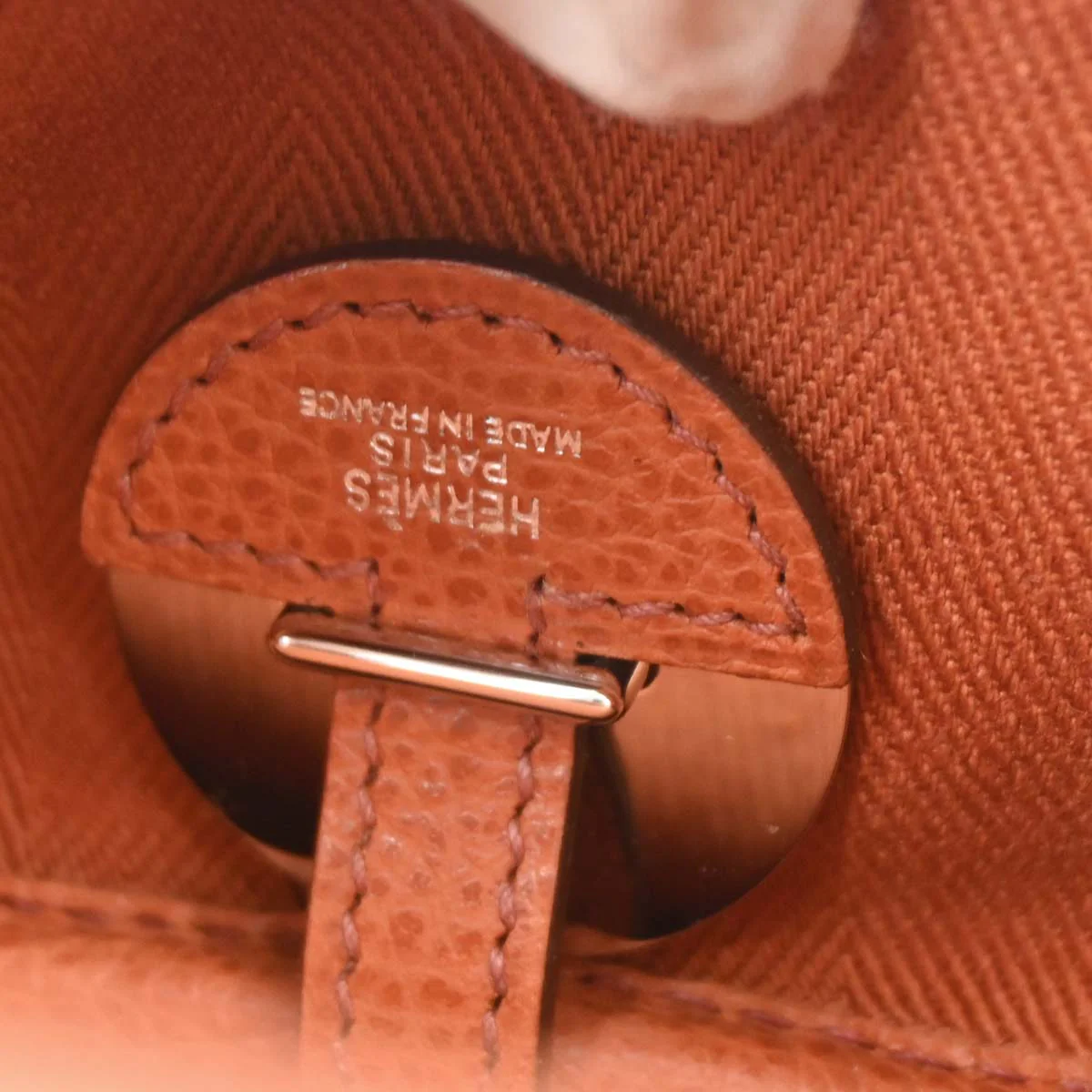 Hermes 2005 Orange Toile Chevrons Vache Liegee Sac Colorado PM Handbag - Image 9