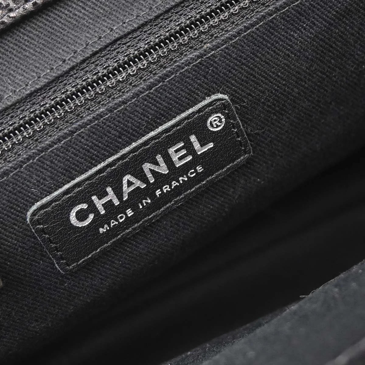 Chanel 2012-2013 Black Caviar Skin Chain Tote Bag - Image 17
