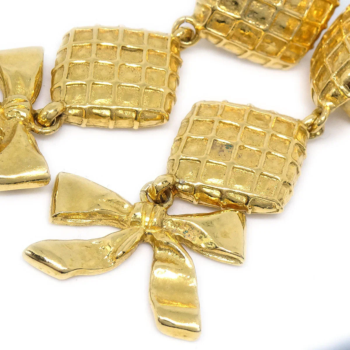 Chanel 1980s Dangle Bow Earrings Clip-On Gold - Image 2
