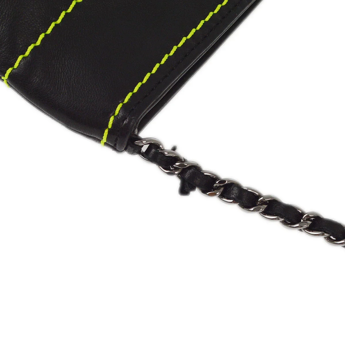 Chanel 2004-2005 Black Lambskin Chain Handbag - Image 3