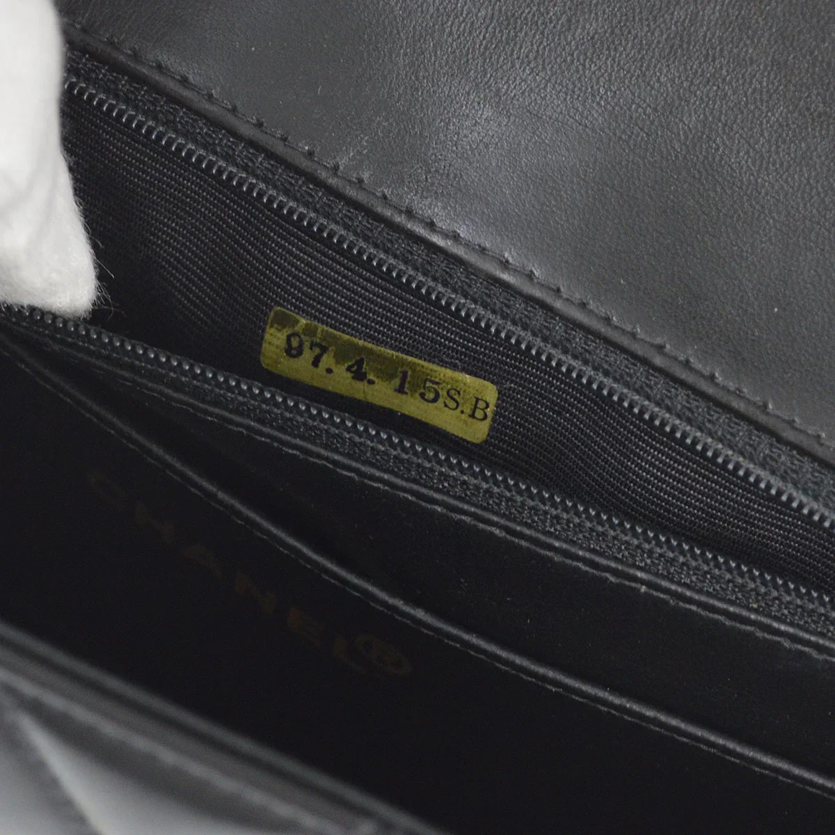 Chanel 1996-1997 Black Lambskin Small Diana Shoulder Bag - Image 10