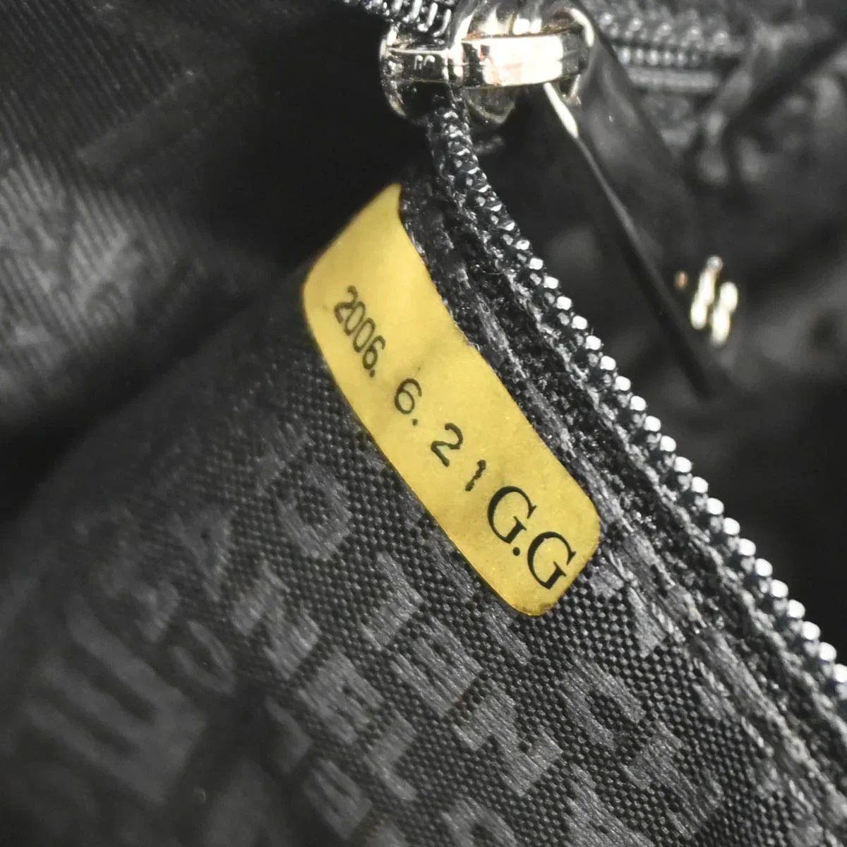 Chanel 2005-2006 Black Caviar Mademoiselle Lock Handbag - Image 10