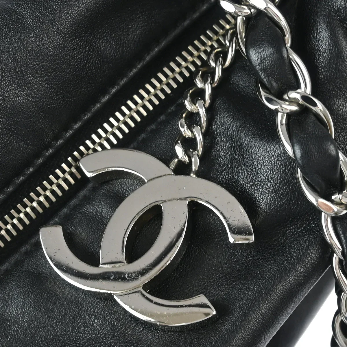Chanel 2006-2008 Black Calfskin Chain Tote Handbag - Image 5