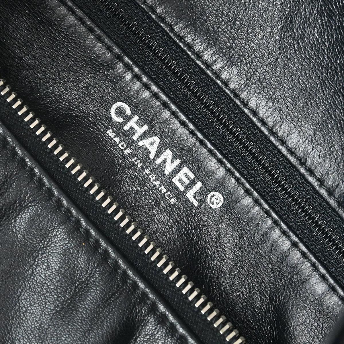 Chanel 2006-2008 Black Calfskin Chain Tote Handbag - Image 8