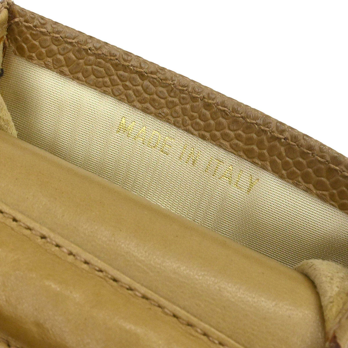 Chanel 1996-1997 Beige Caviar Skin Chain Shoulder Bag Pochette Phone Case - Image 12