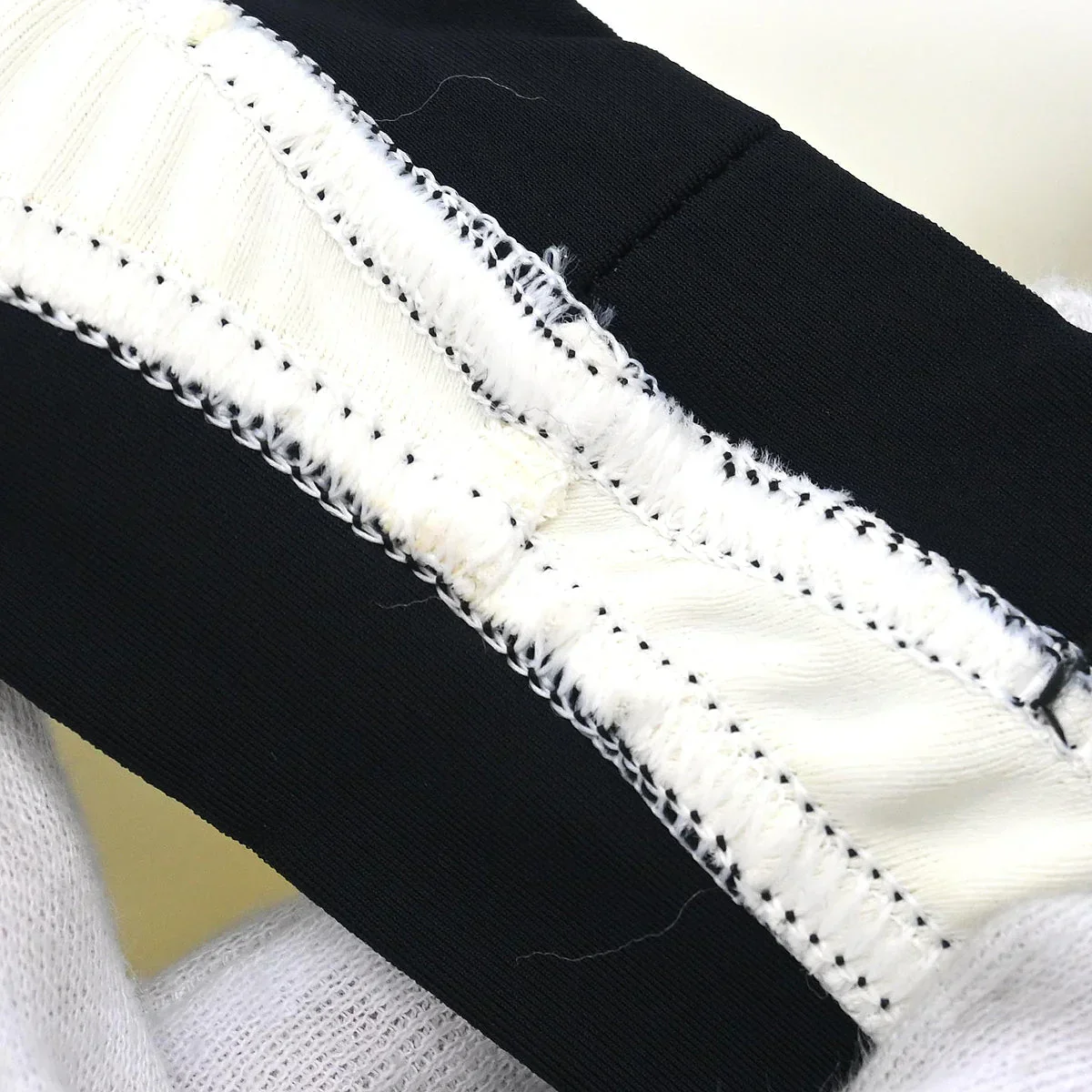 Chanel 1996 Sleeveless Top White #42 - Image 8