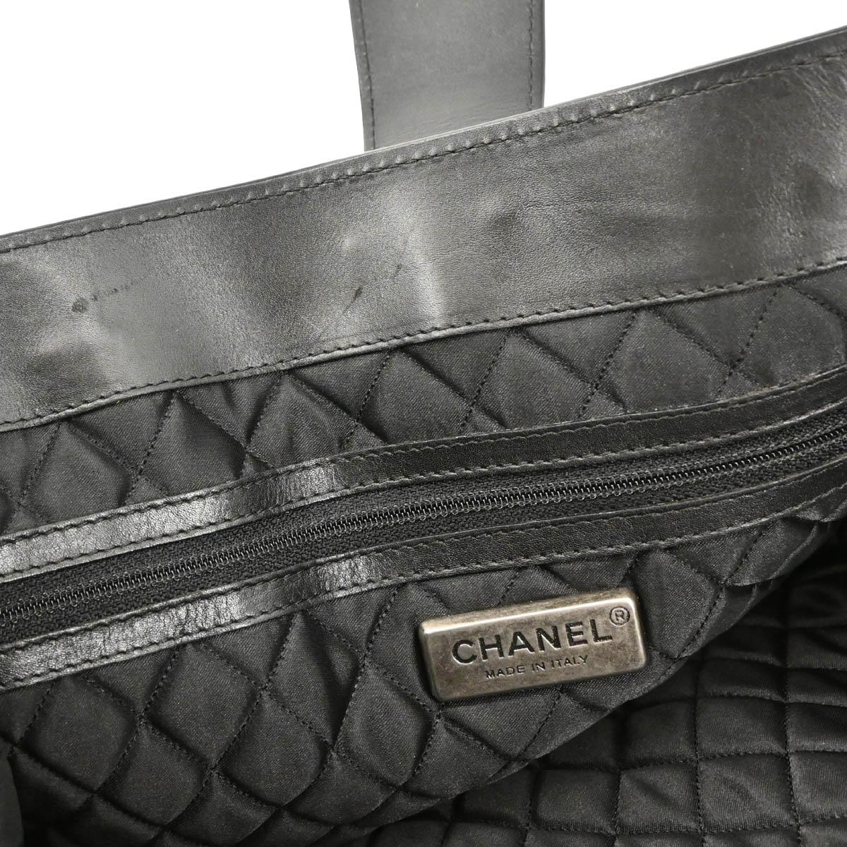 Chanel 2005-2006 Black Calfskin Tote Bag - Image 9
