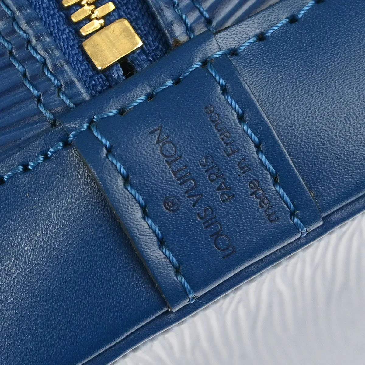 Louis Vuitton 1998 Blue Epi Alma Handbag M52145 - Image 7