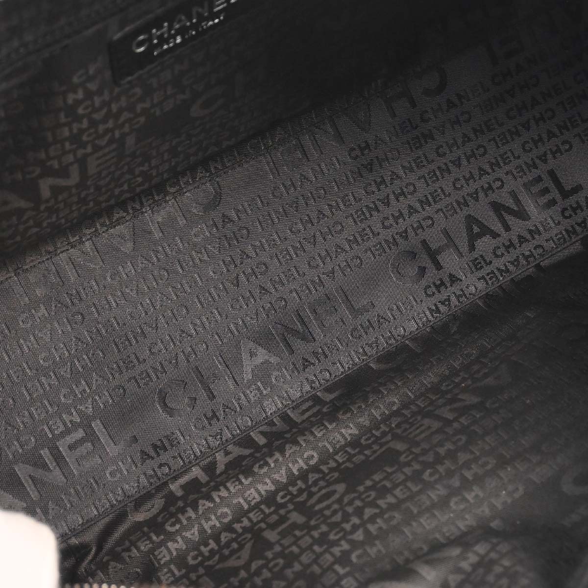 Chanel 2005-2006 Black Caviar Skin Choco Bar Handbag - Image 16