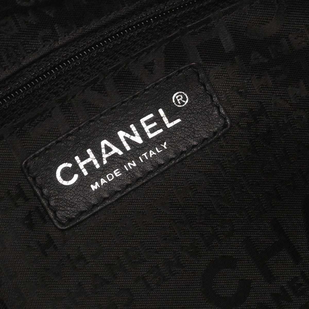 Chanel 2005-2006 Black Caviar Skin Choco Bar Handbag - Image 17