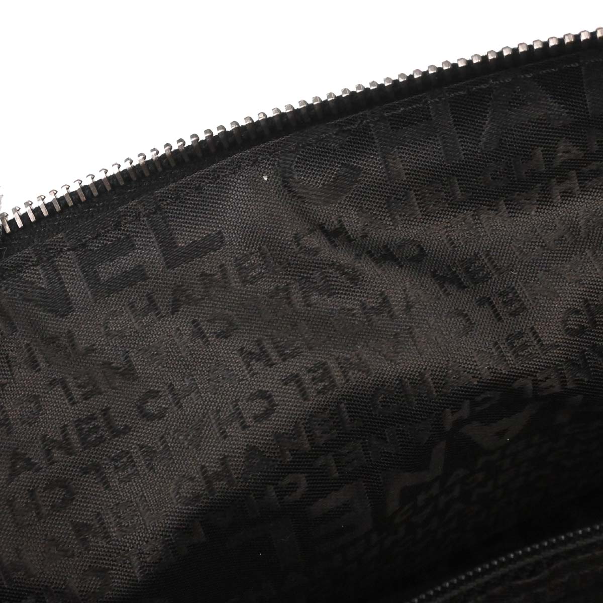 Chanel 2005-2006 Black Caviar Skin Choco Bar Handbag - Image 18