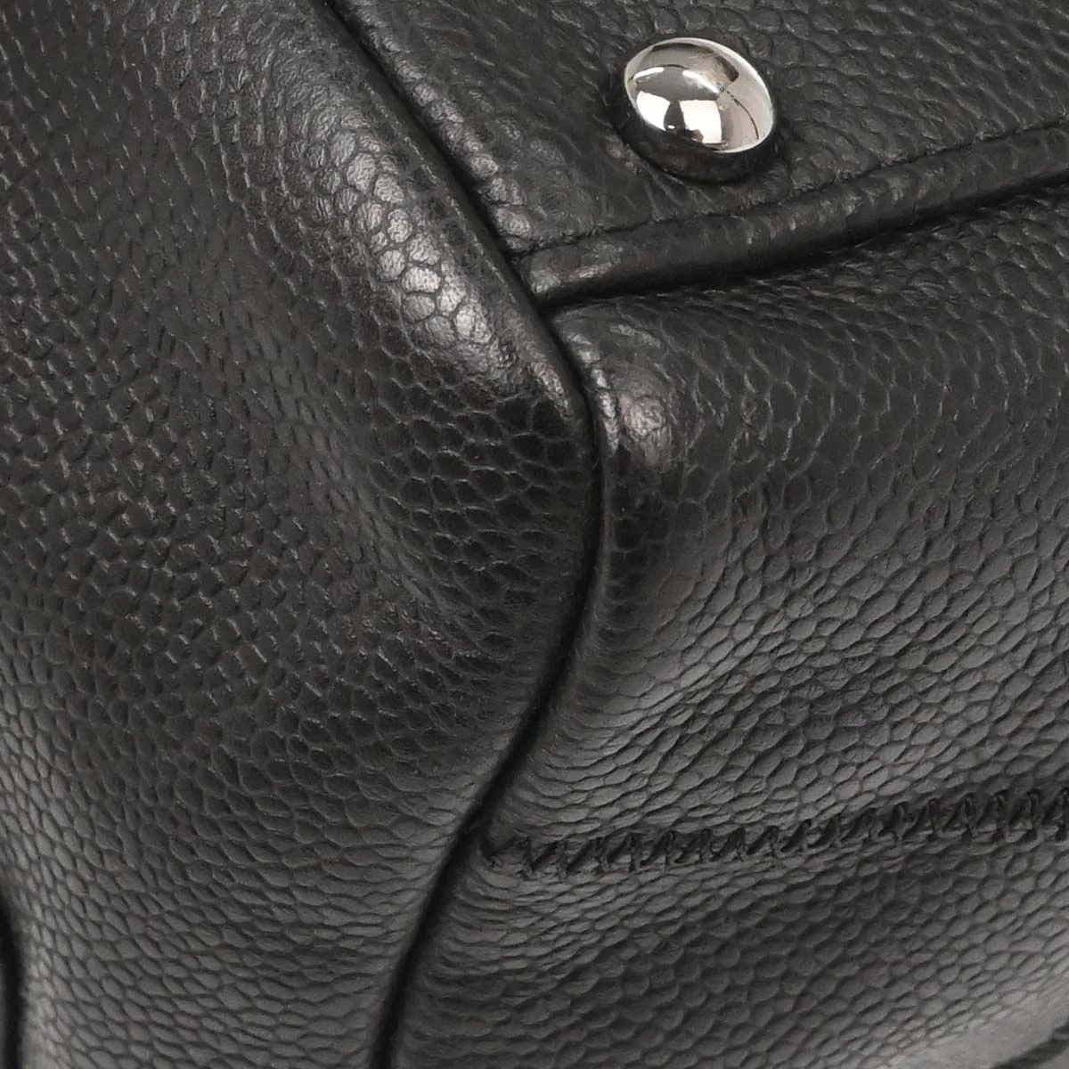 Chanel 2005-2006 Black Caviar Skin Choco Bar Handbag - Image 9