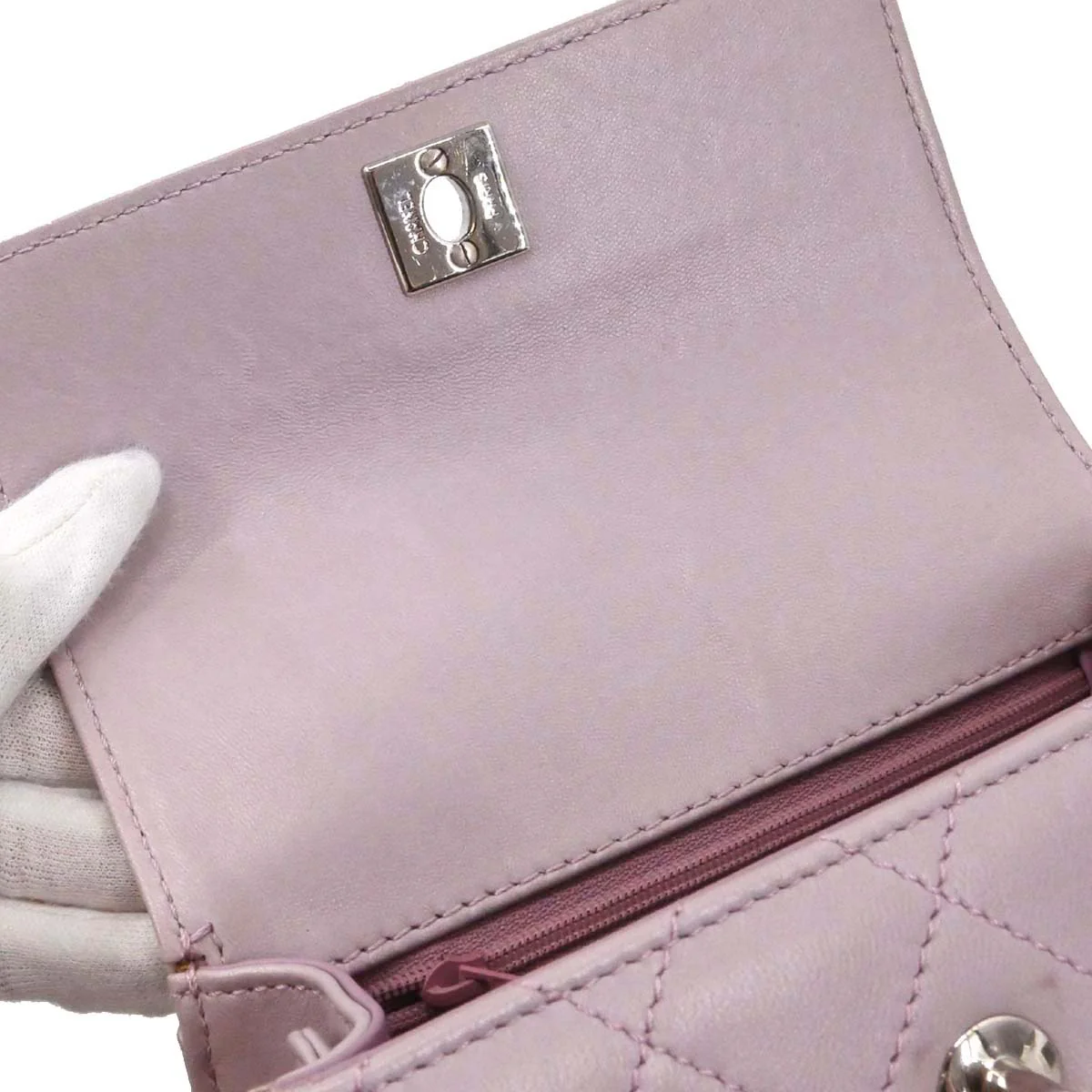 Chanel 1997-1999 Light Pink Lambskin Straight Flap Handbag - Image 12