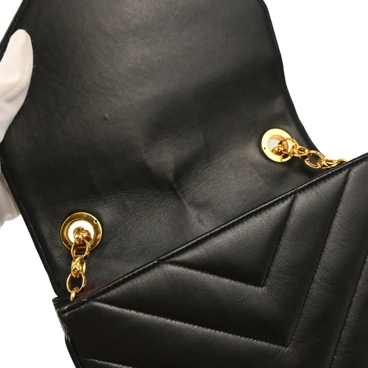 Chanel 1991-1994 Black Lambskin Chevron Shoulder Bag - Image 7