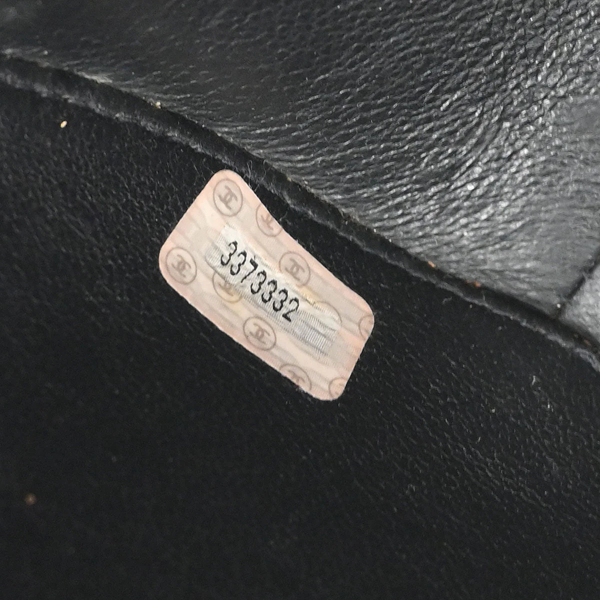 Chanel Black Patent Leather Round Vanity Handbag - Image 10