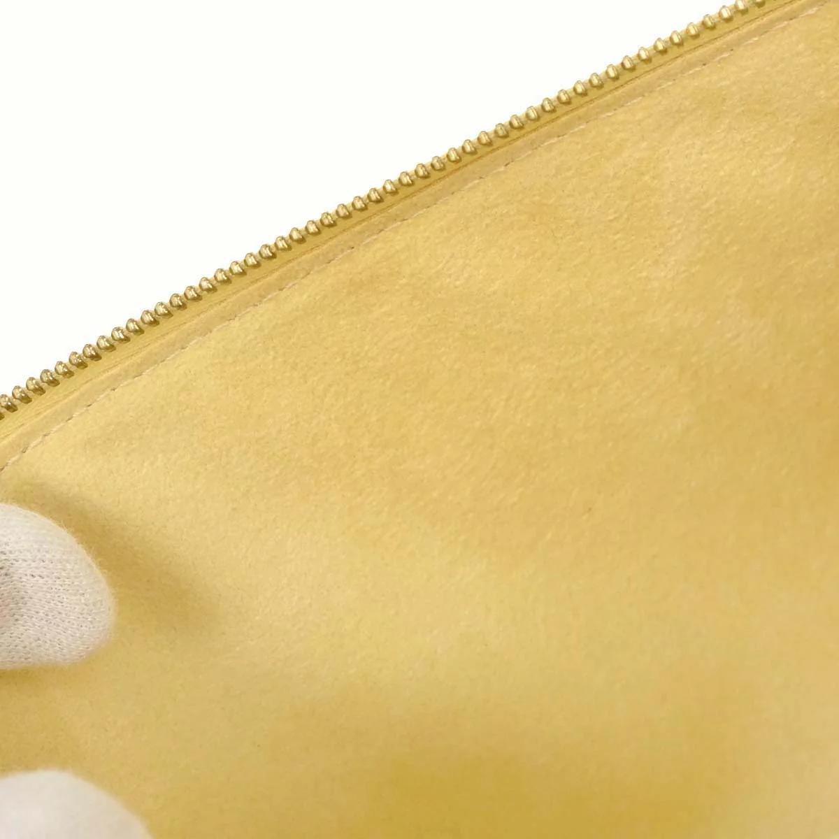 Louis Vuitton White Epi Pochette Accessoires 24 Handbag M5294A - Image 15