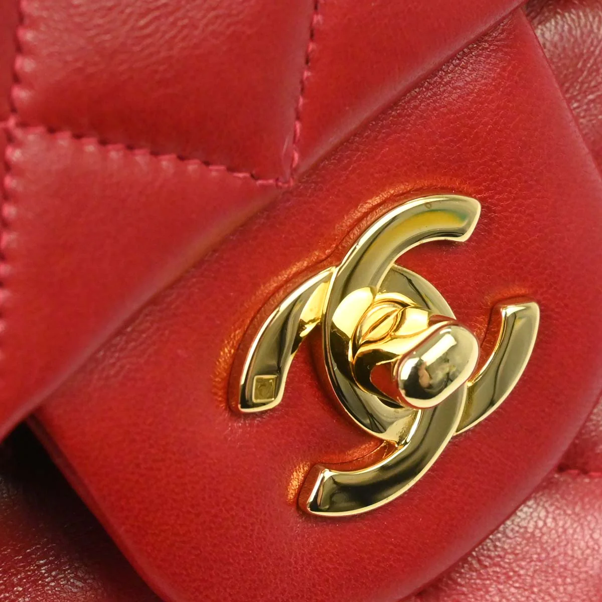 Chanel Red Lambskin Medium Classic Double Flap Shoulder Bag - Image 10