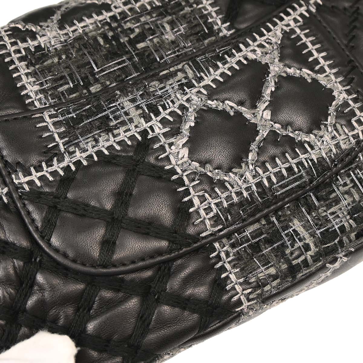 Chanel 2011 Black Tweed Lambskin Patchwork Stitch Shoulder Bag - Image 9