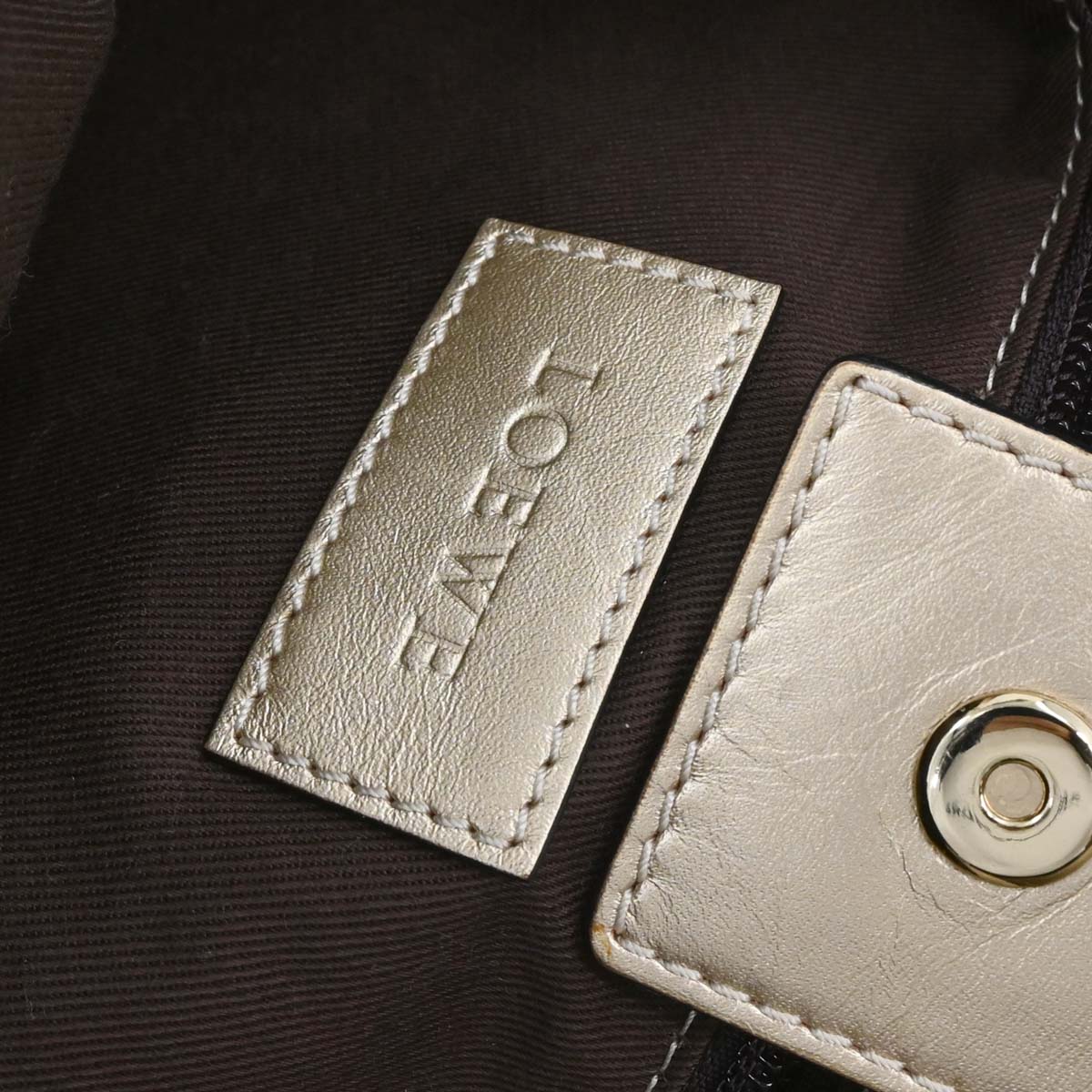 Loewe 2007 Beige Hobo Shoulder Bag - Image 9