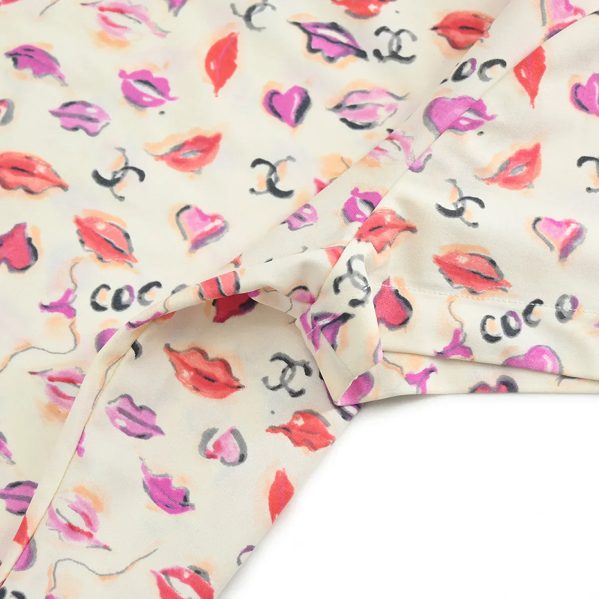 Chanel Lips Print  Cropped T-shirt Ivory P95 #42 - Image 3