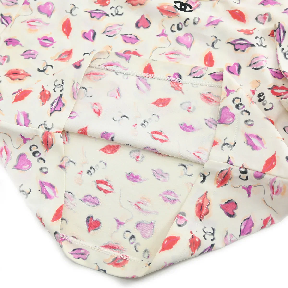 Chanel Lips Print  Cropped T-shirt Ivory P95 #42 - Image 7